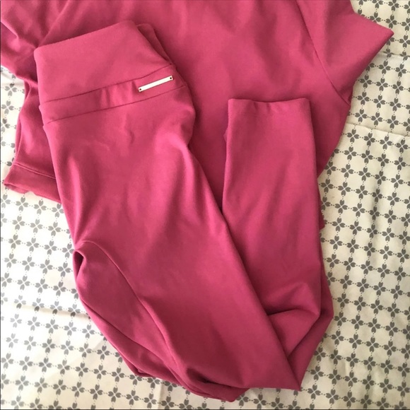 Whitney Simmons x Gymshark Set - Picture 6 of 10